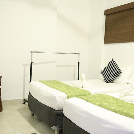 281 Kandy City Hostel & Rooms Deiyannewela Экстерьер фото