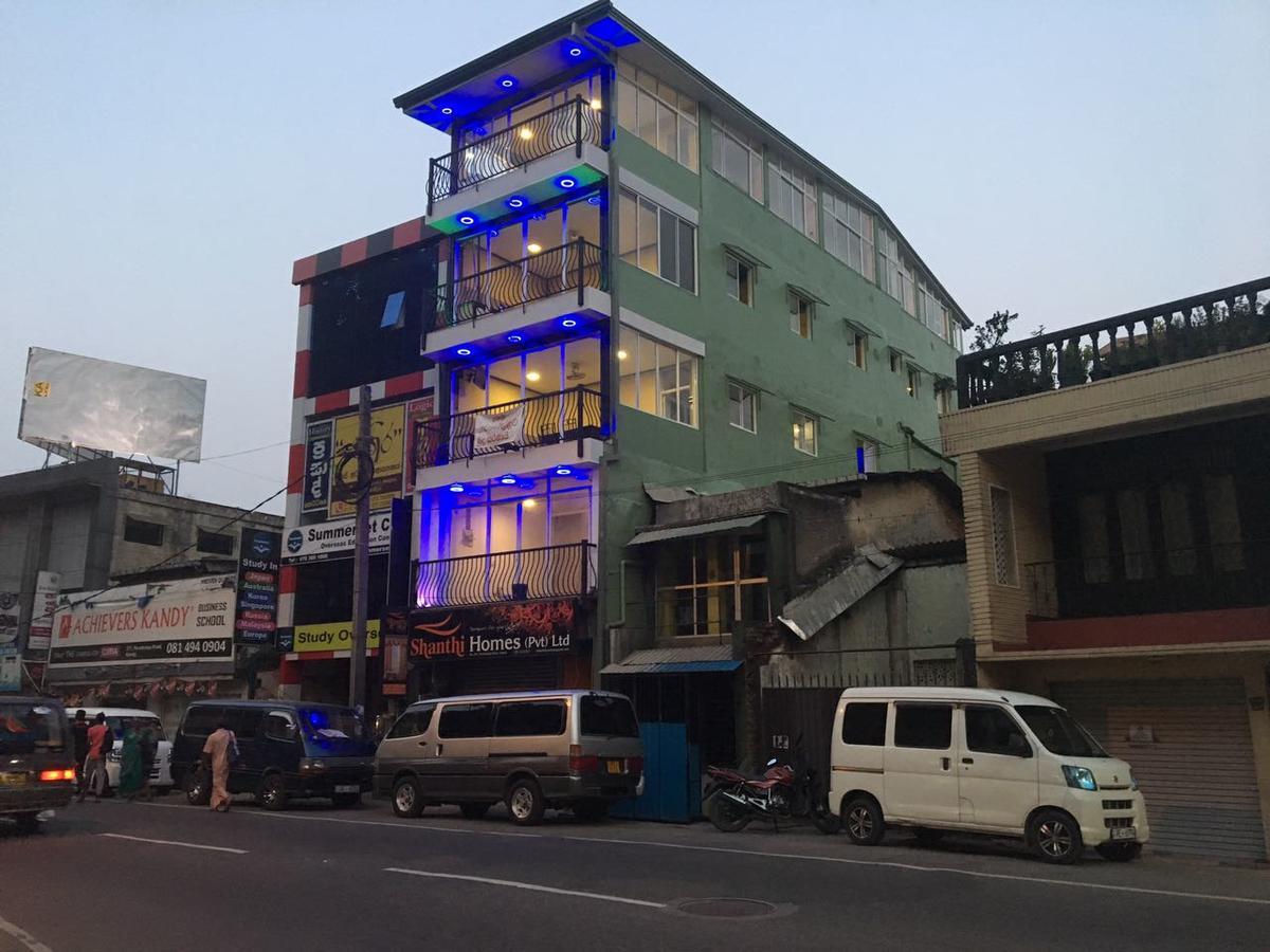 281 Kandy City Hostel & Rooms Deiyannewela Экстерьер фото