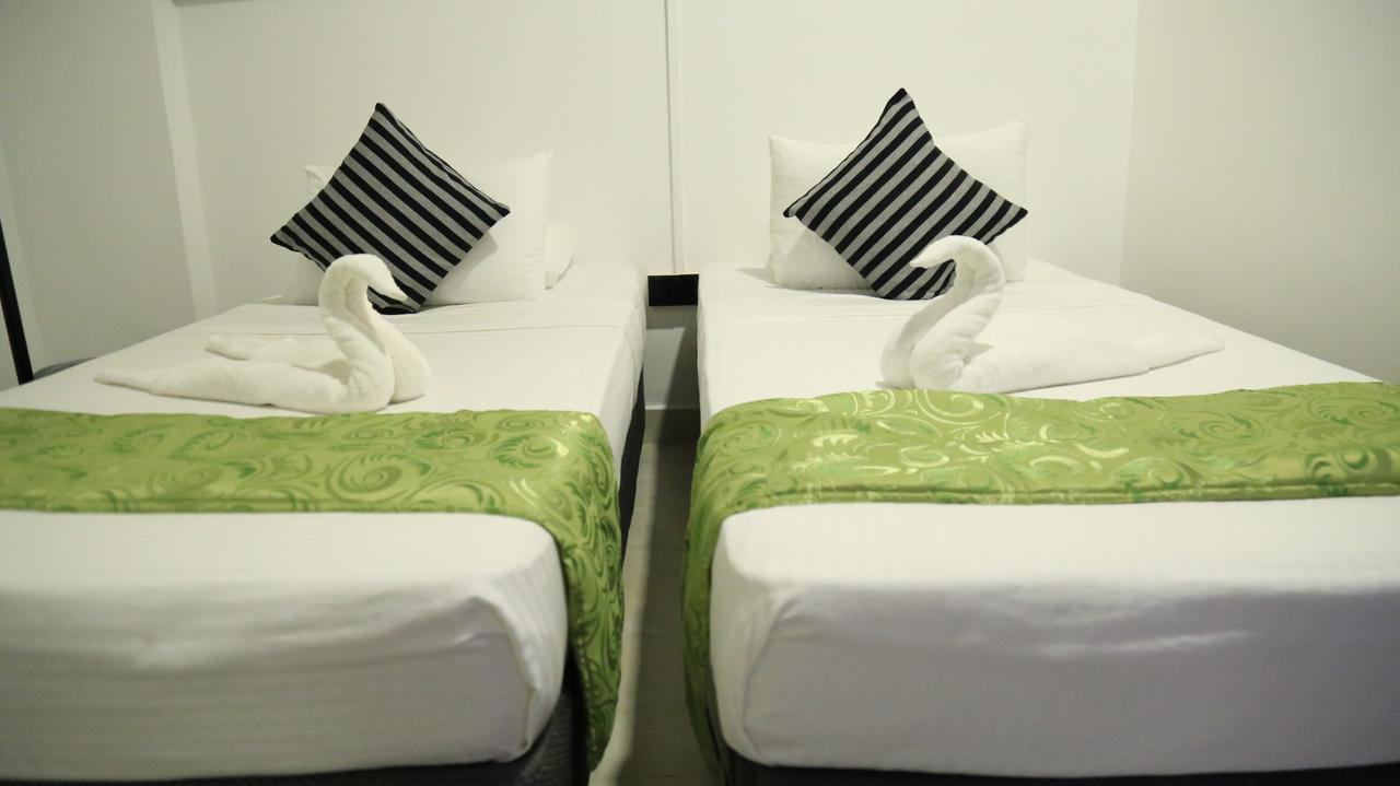 281 Kandy City Hostel & Rooms Deiyannewela Экстерьер фото