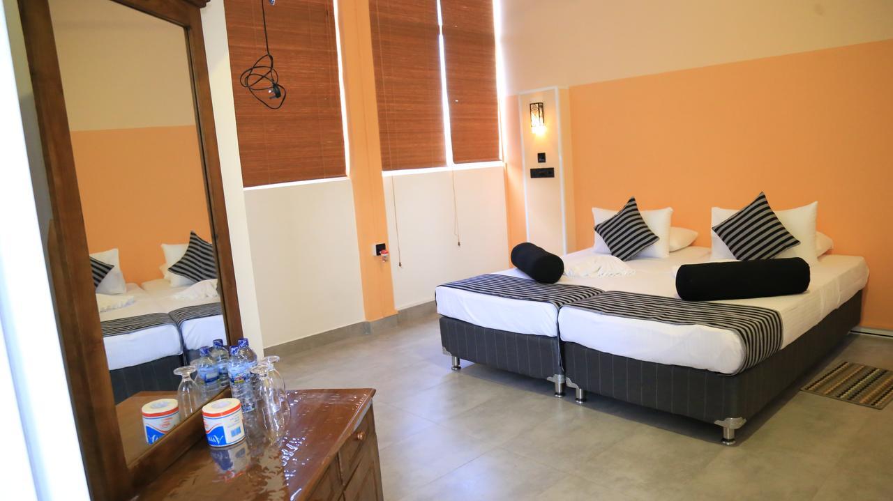 281 Kandy City Hostel & Rooms Deiyannewela Экстерьер фото